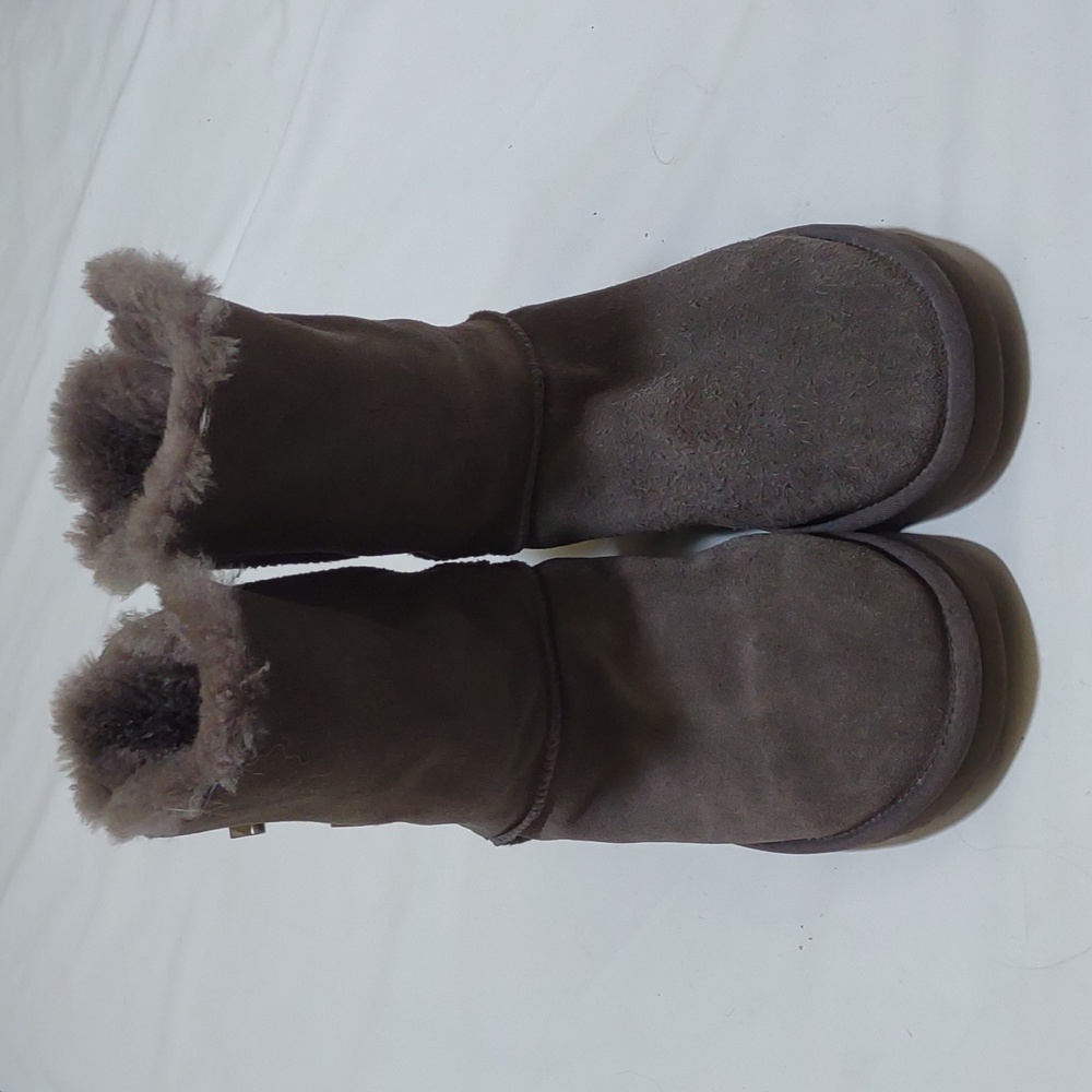 UGG Short Turnlock